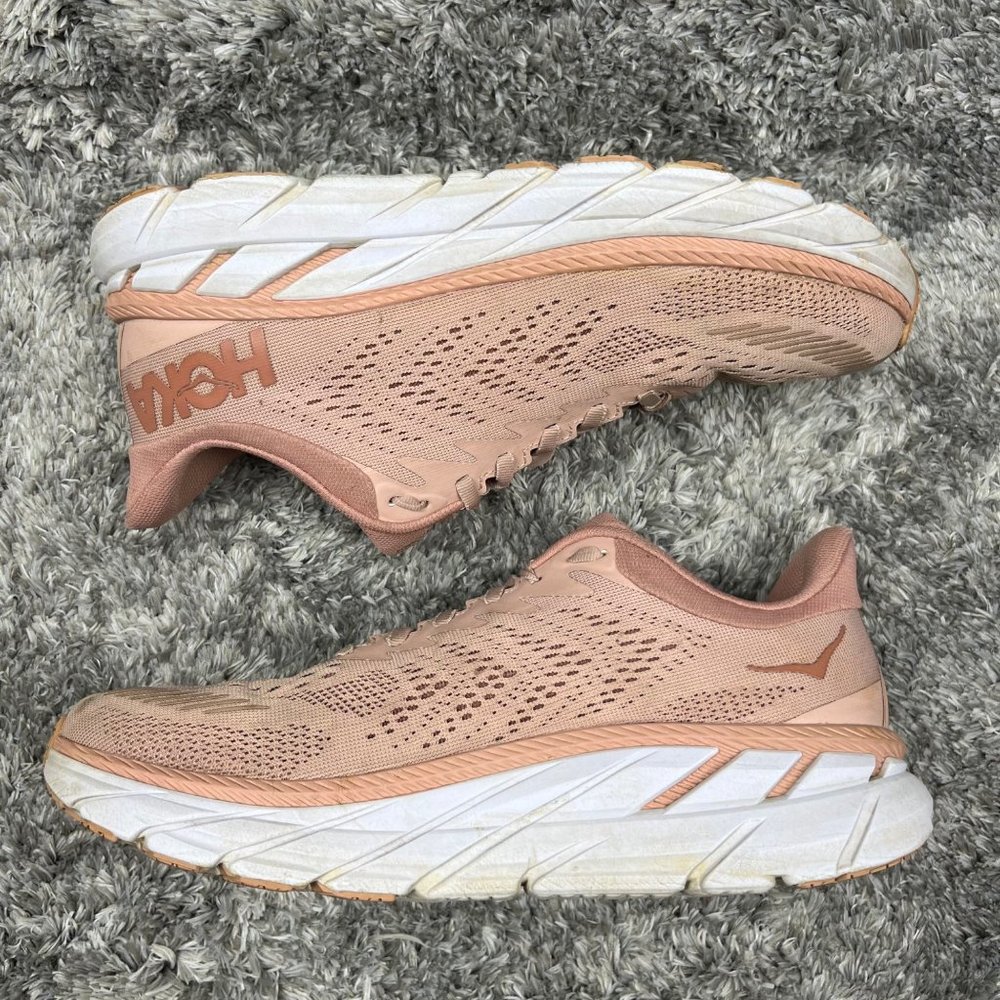 Hoka One One Clifton 7 Woman 8.5 Peach Low Top Athletic Running Sneakers Trainer